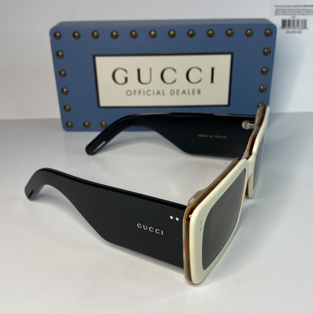 Authentic- New GUCCI Acetate Rectangular Flap GG0543S Sunglasses White Black - Picture 14 of 17